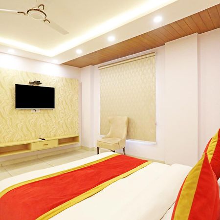 Hotel Mayfair Just A Minute Away From New Delhi Railway Station And Connaught Place Exterior photo